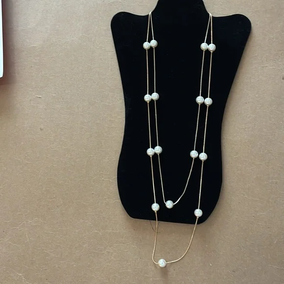 EUC gold and pearl fashion necklace 36 inches with extender Double strand - Picture 4 of 5